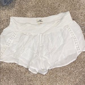 O'Neil Flowy white shorts size L